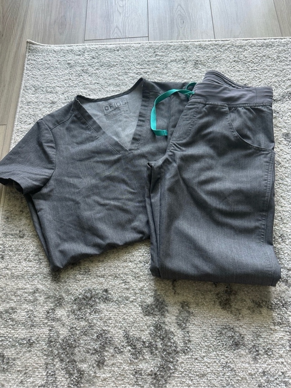Figs Charcoal Grey Scrub Set XS/XSP